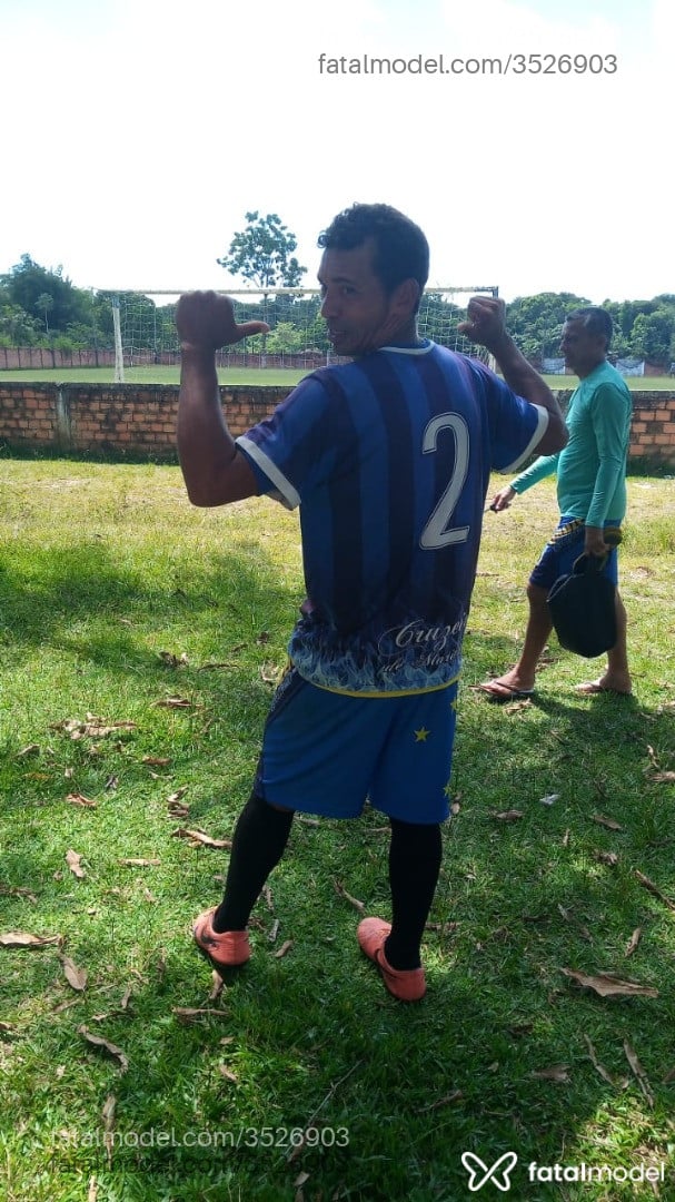 Acompanhante homem com cabelo castanho de olhos mel - Paulo Renato
