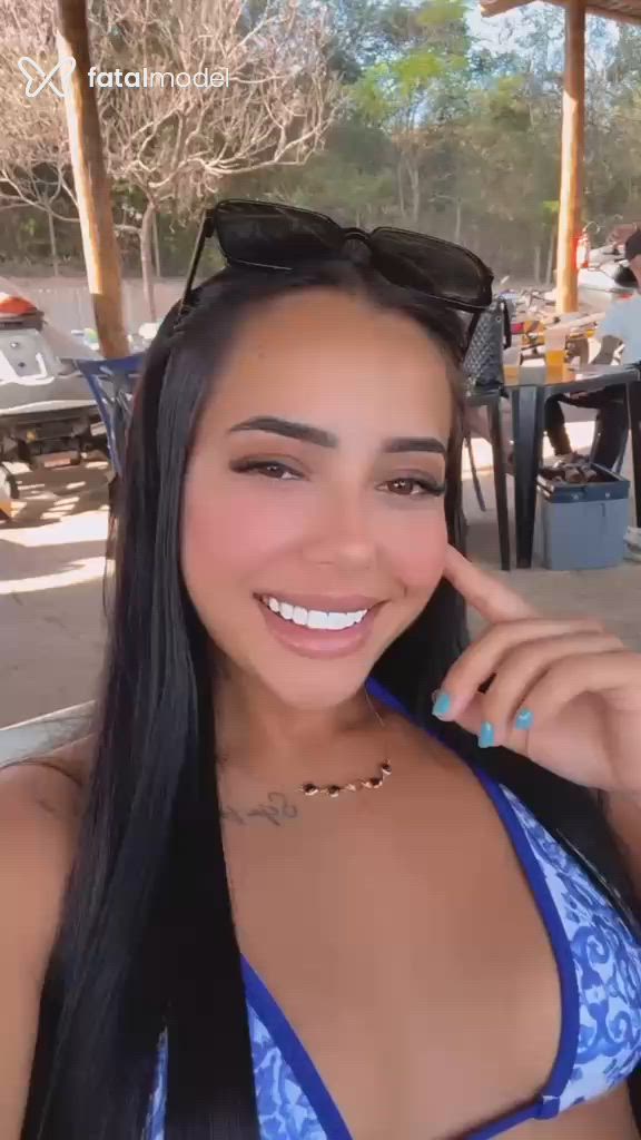 Acompanhante mulher morena (o) de olhos castanhos - Viviane
