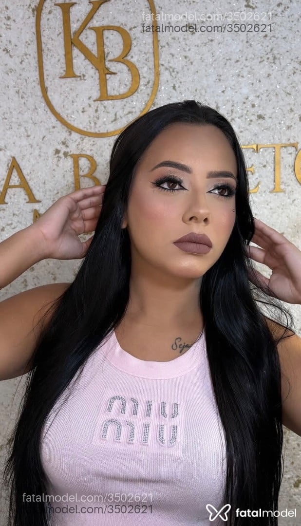Acompanhante mulher morena (o) de olhos castanhos - Viviane