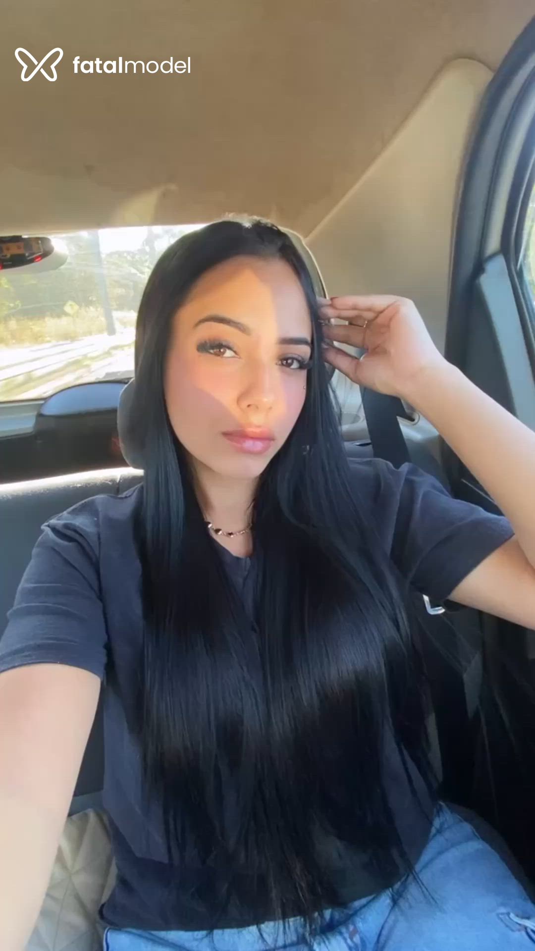 Acompanhante mulher morena (o) de olhos castanhos - Viviane
