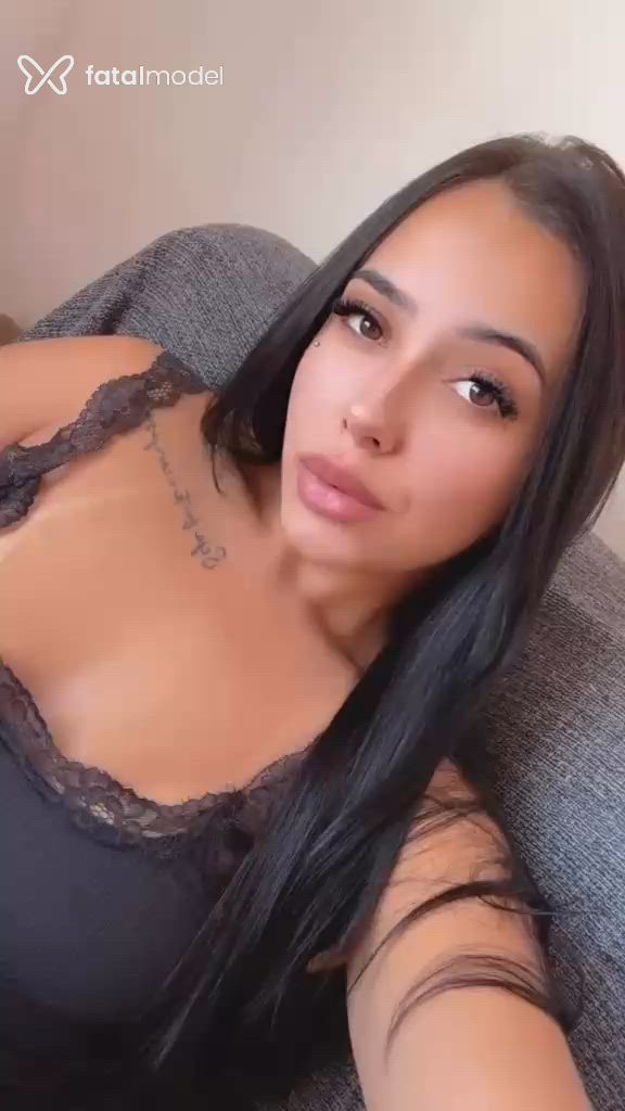 Acompanhante mulher morena (o) de olhos castanhos - Viviane