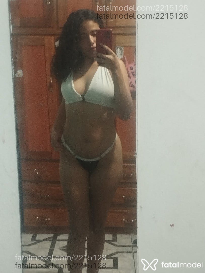 Acompanhante mulher com cabelo castanho de olhos castanhos - Yaya