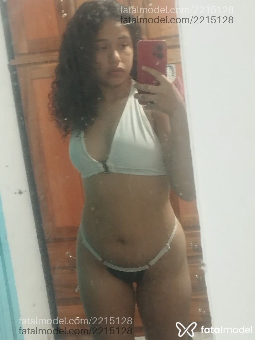 Acompanhante mulher com cabelo castanho de olhos castanhos - Yaya