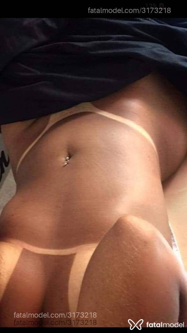 Acompanhante mulher com cabelo castanho de olhos castanhos em Anápolis - Roberta