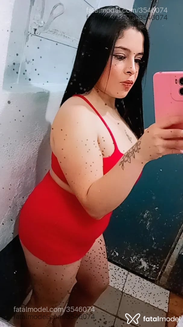 Acompanhante mulher morena (o) de olhos pretos - Nariane