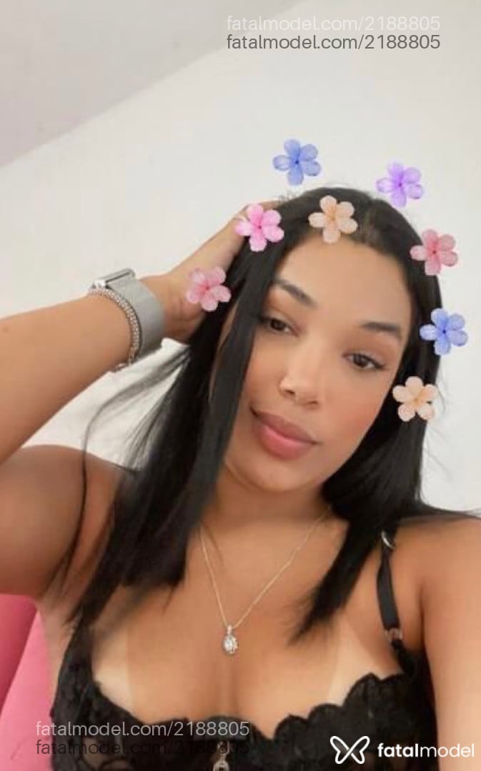 Acompanhante mulher morena (o) de olhos castanhos - Serena Blanc