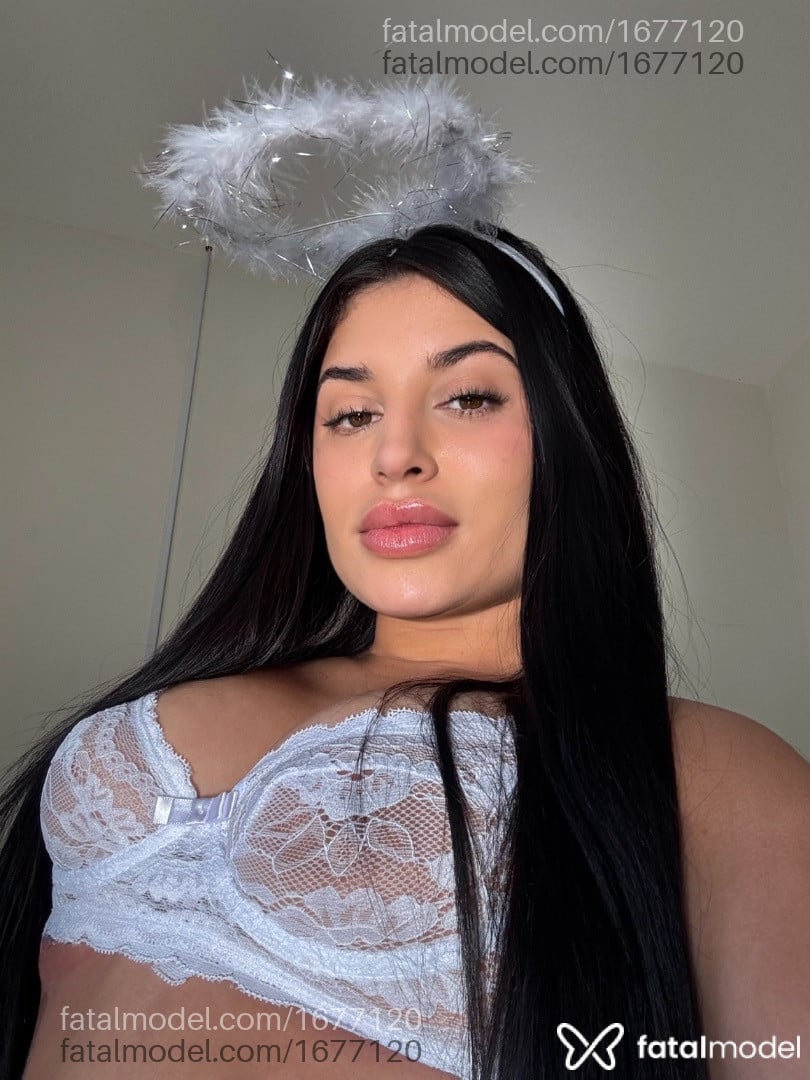 Acompanhante mulher morena (o) de olhos castanhos - Mirella