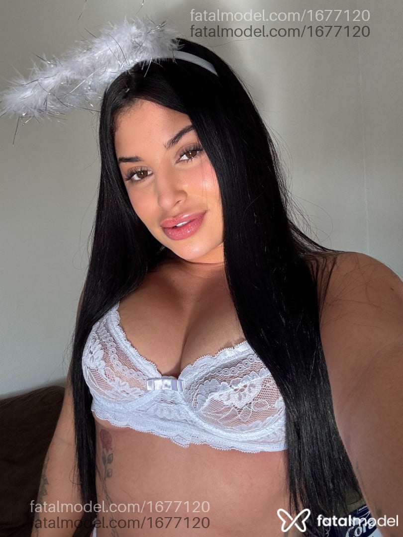 Acompanhante mulher morena (o) de olhos castanhos - Mirella