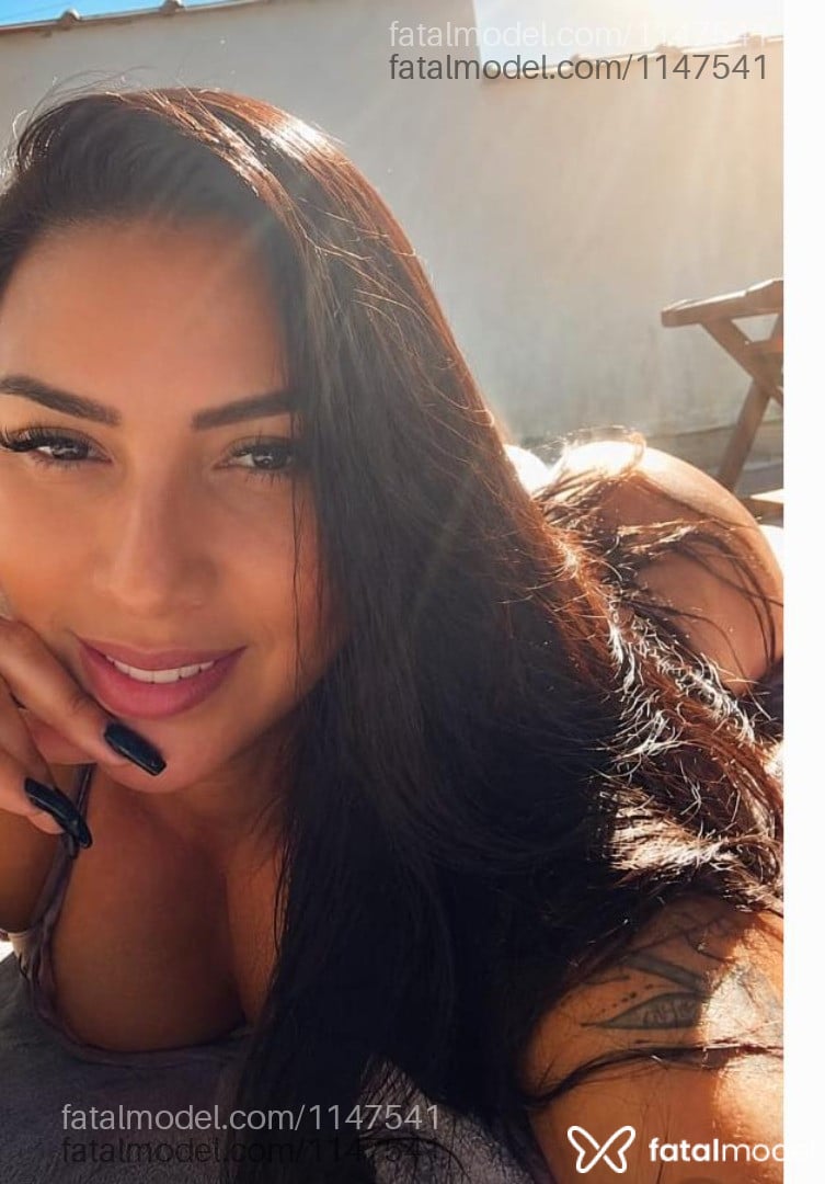 Acompanhante mulher morena (o) de olhos castanhos - Isadora
