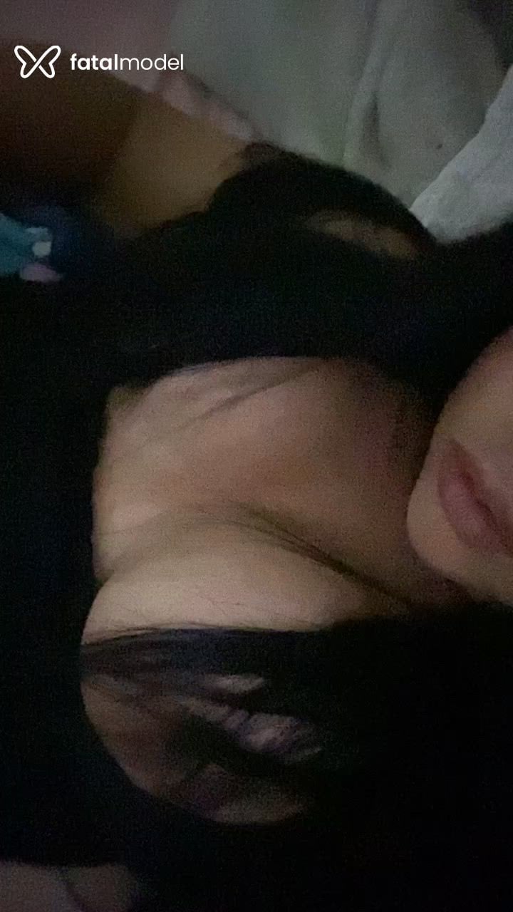 Acompanhante mulher morena (o) de olhos castanhos - Sasá