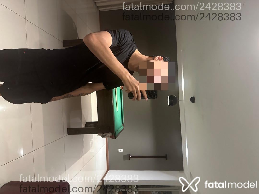 Acompanhante homem morena (o) de olhos castanhos - Ares