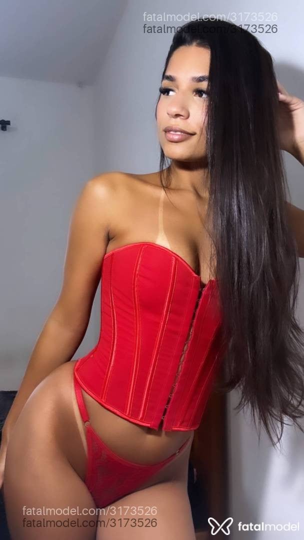 Acompanhante mulher com cabelo castanho de olhos castanhos em Pouso Alegre - Alana Villa
