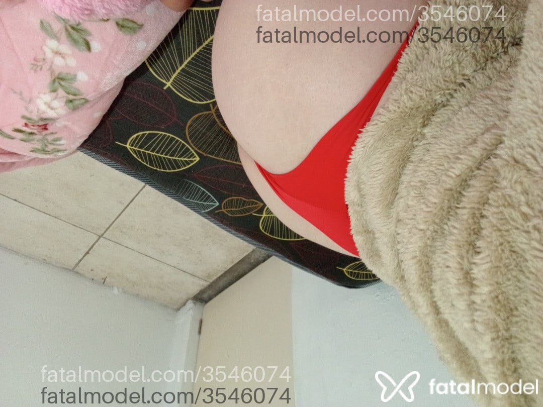 Acompanhante mulher morena (o) de olhos pretos - Nariane