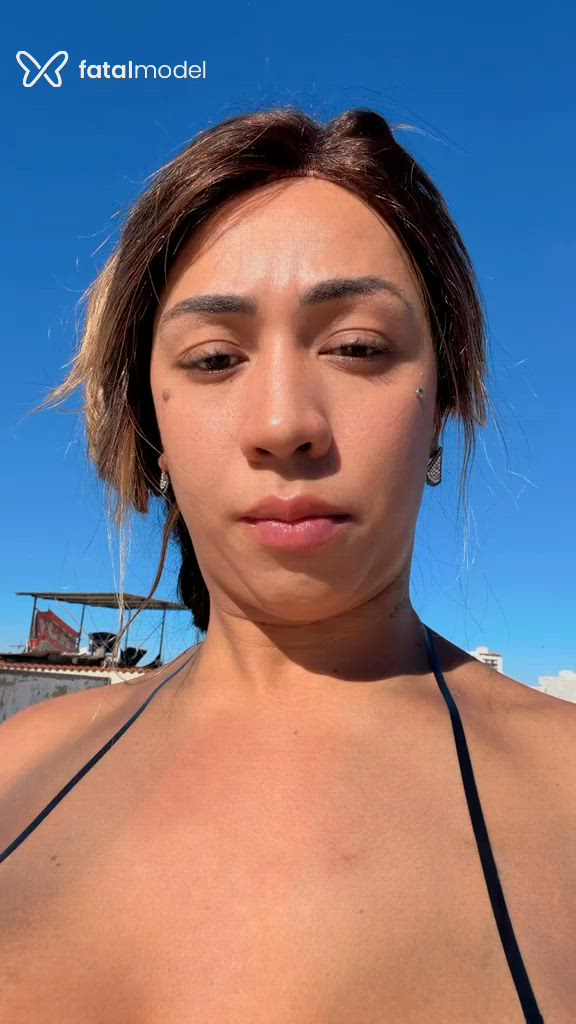 Acompanhante mulher trans com cabelo castanho de olhos castanhos - Marri Bella Acompanhante mulher trans com cabelo castanho de olhos castanhos - Marri Bella