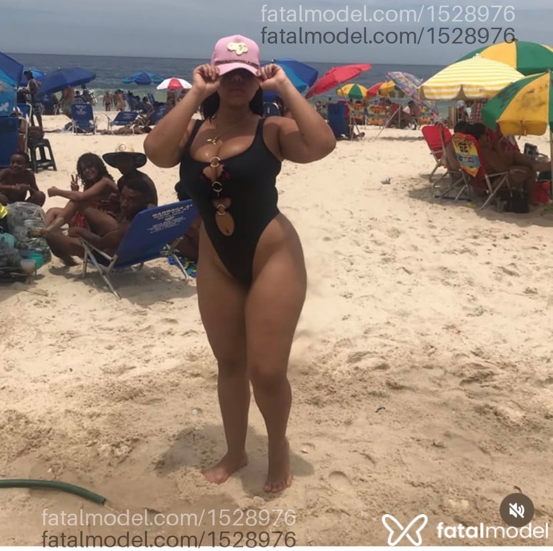Acompanhante mulher com cabelo castanho de olhos castanhos - Mel