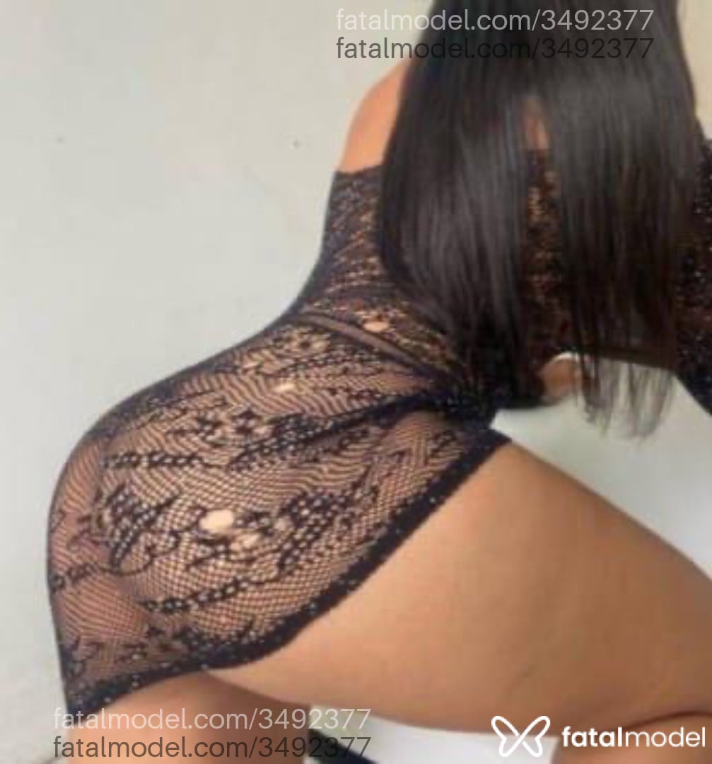 Acompanhante mulher morena (o) de olhos pretos - Martina