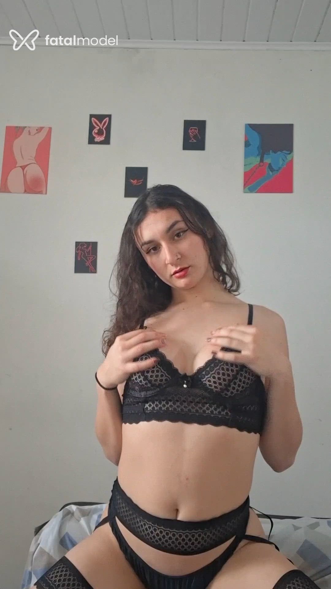 Acompanhante mulher trans com cabelo castanho de olhos castanhos - Sophia