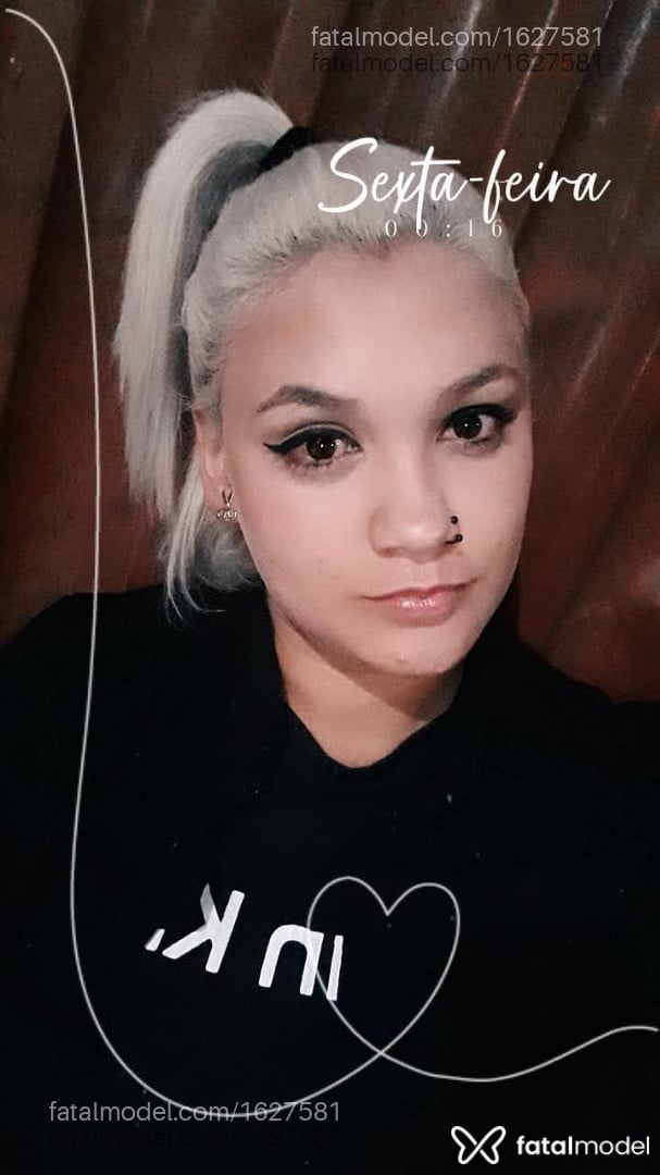 Acompanhante mulher loira (o) de olhos castanhos - Rhadassa Rhicary
