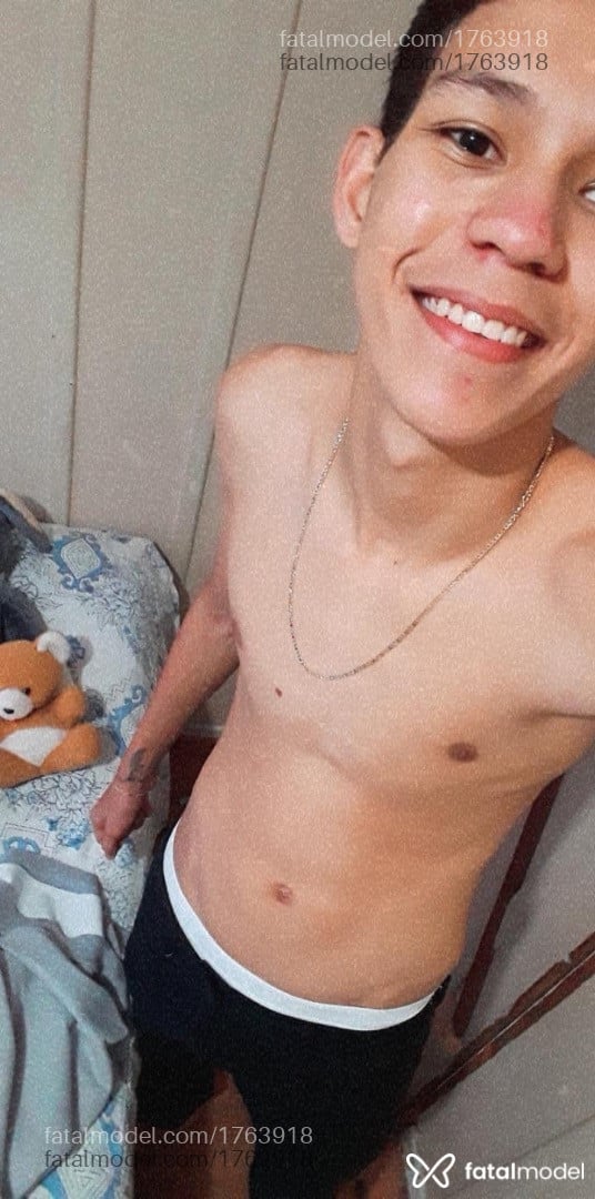 Acompanhante homem morena (o) de olhos castanhos - Caio