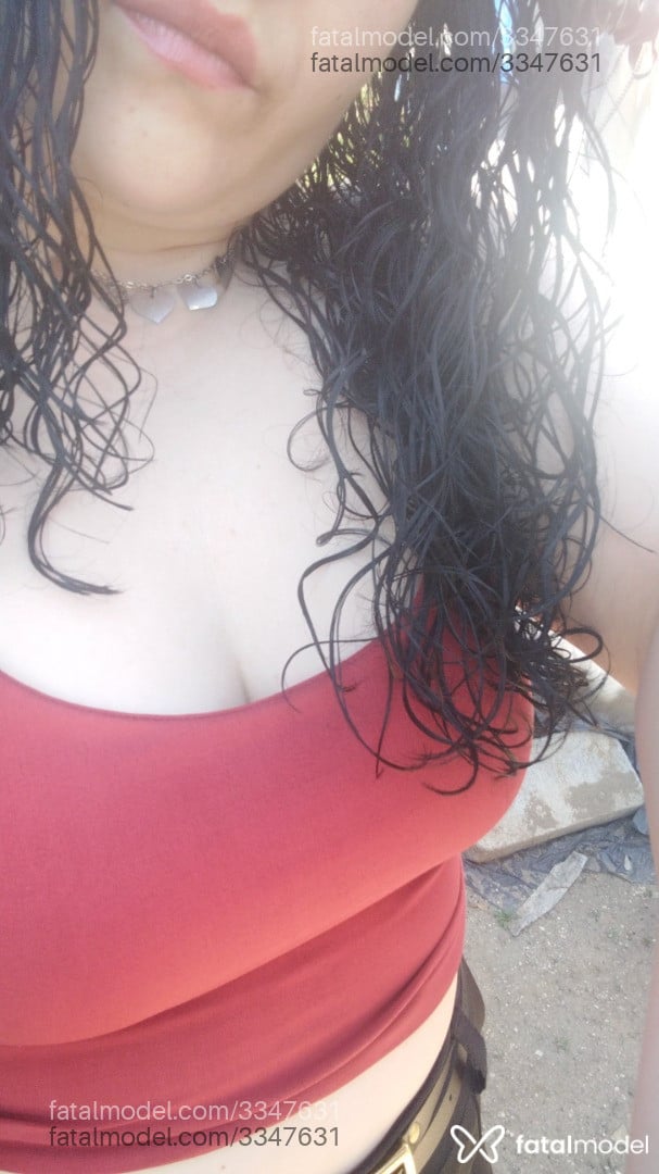 Acompanhante mulher morena (o) de olhos castanhos - Reencyy