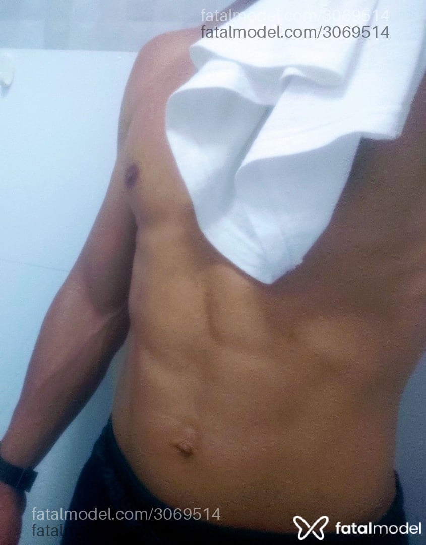 Acompanhante homem morena (o) de olhos pretos - Danilo