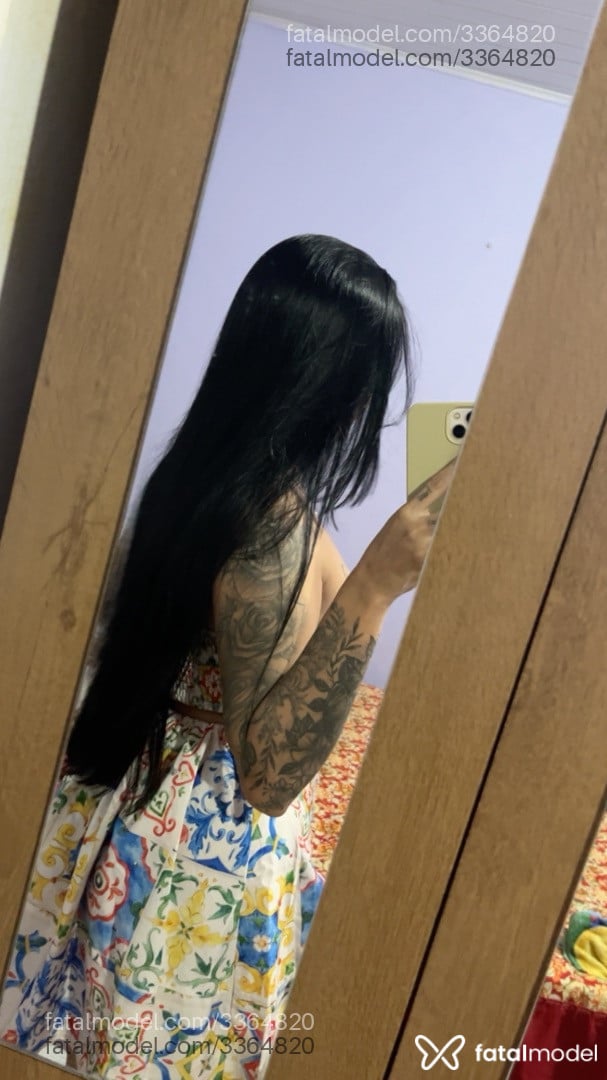Acompanhante mulher morena (o) de olhos castanhos - Hellen Crys