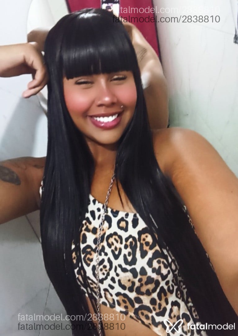 Acompanhante mulher morena (o) de olhos castanhos - Mirella