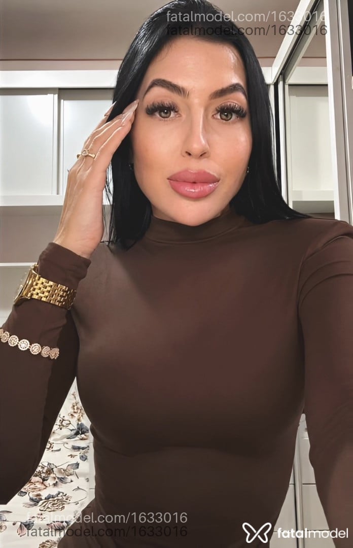 Acompanhante mulher morena (o) de olhos verdes - ísis Taborda