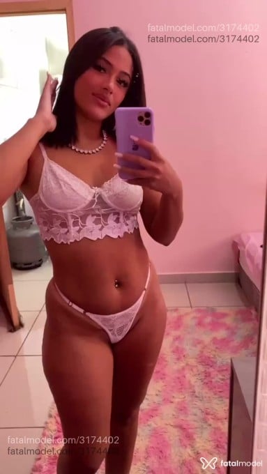 Acompanhante mulher morena (o) de olhos mel em Frutal Acompanhante mulher morena (o) de olhos mel em Frutal - Melissa