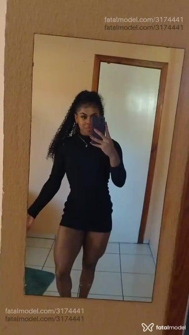 Acompanhante mulher com cabelo castanho de olhos castanhos em Chapecó - Caroline
