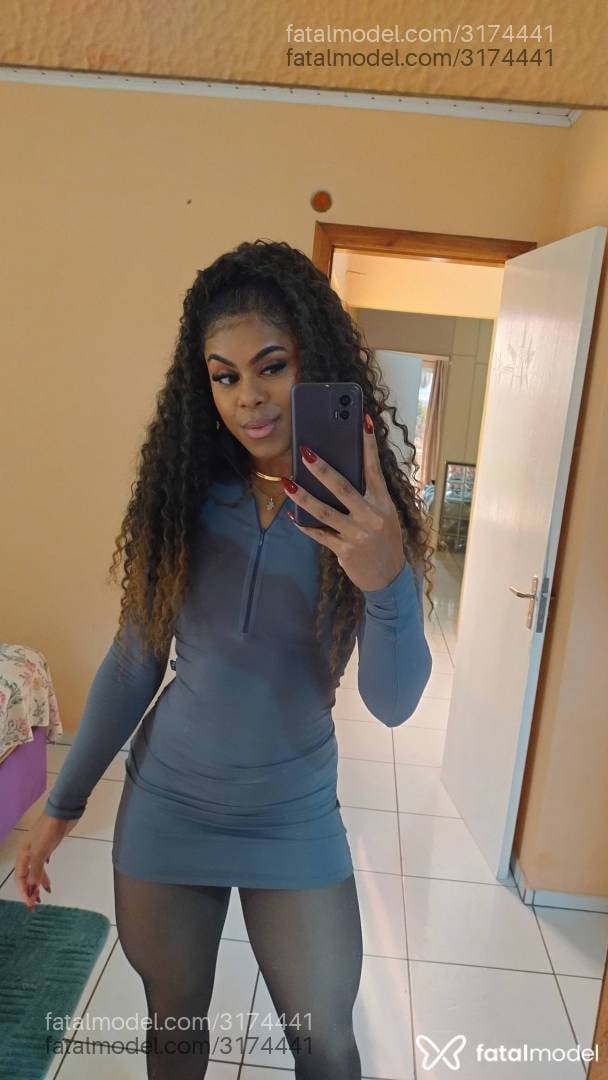 Acompanhante mulher com cabelo castanho de olhos castanhos em Chapecó - Caroline