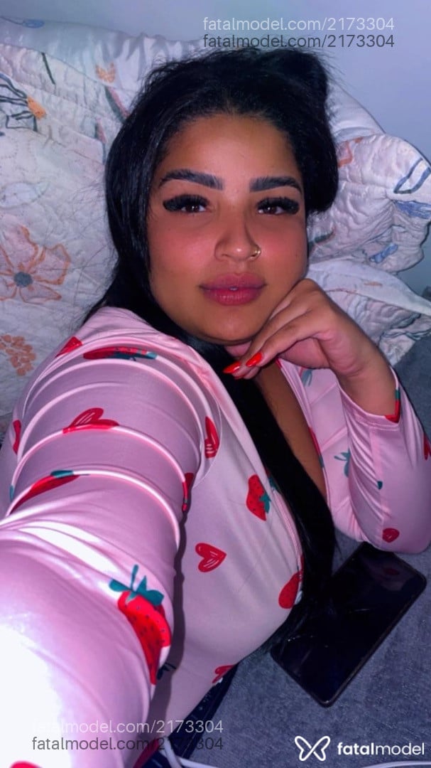 Acompanhante mulher com cabelo castanho de olhos castanhos - Camilly