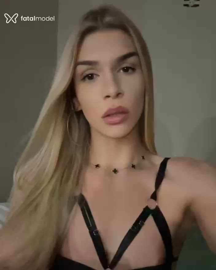 Acompanhante mulher trans com cabelo castanho de olhos castanhos - Maria Clara