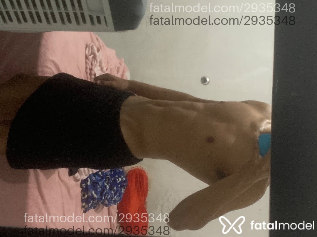 Acompanhante homem morena (o) de olhos pretos - Silva