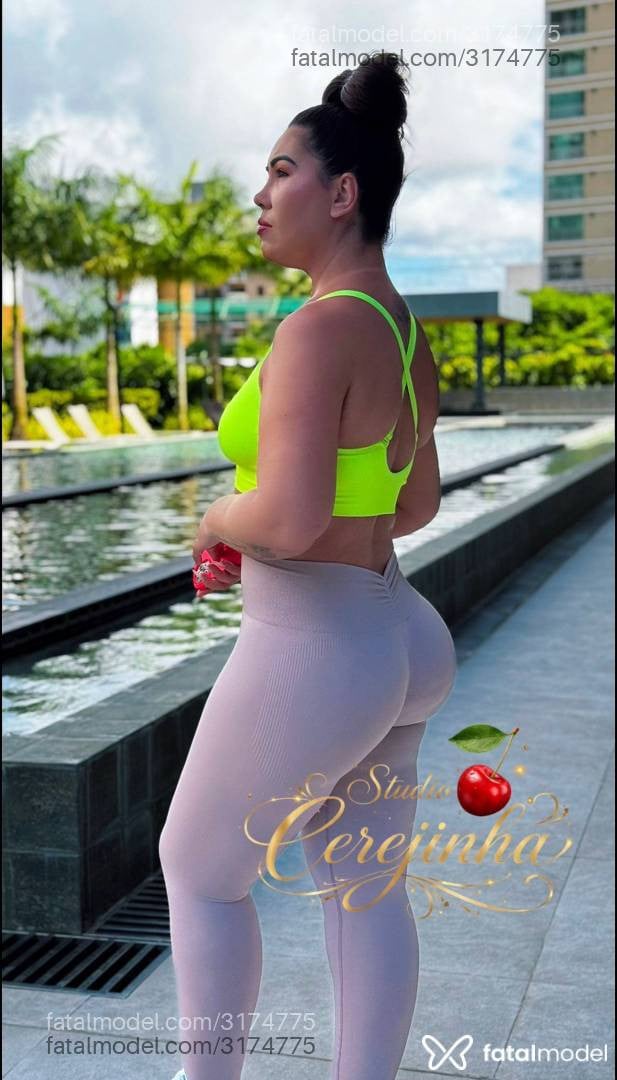 Acompanhante mulher com cabelo castanho de olhos castanhos - Cerejinhaa Acompanhante mulher com cabelo castanho de olhos castanhos - Cerejinhaa