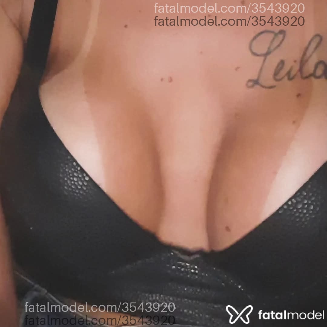 Acompanhante mulher trans morena (o) de olhos castanhos - Safira Vieira