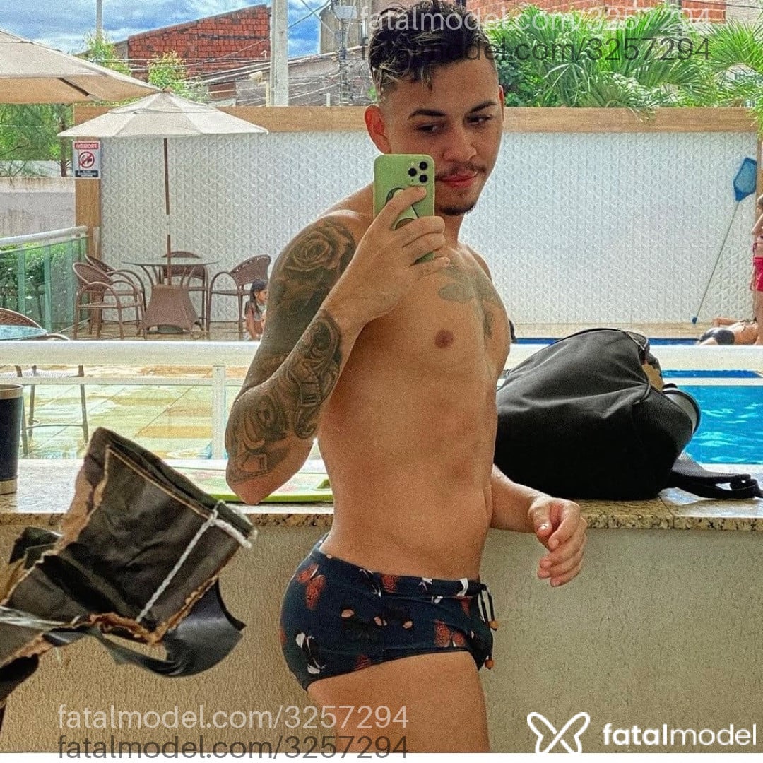 Acompanhante homem morena (o) de olhos castanhos - Apolo