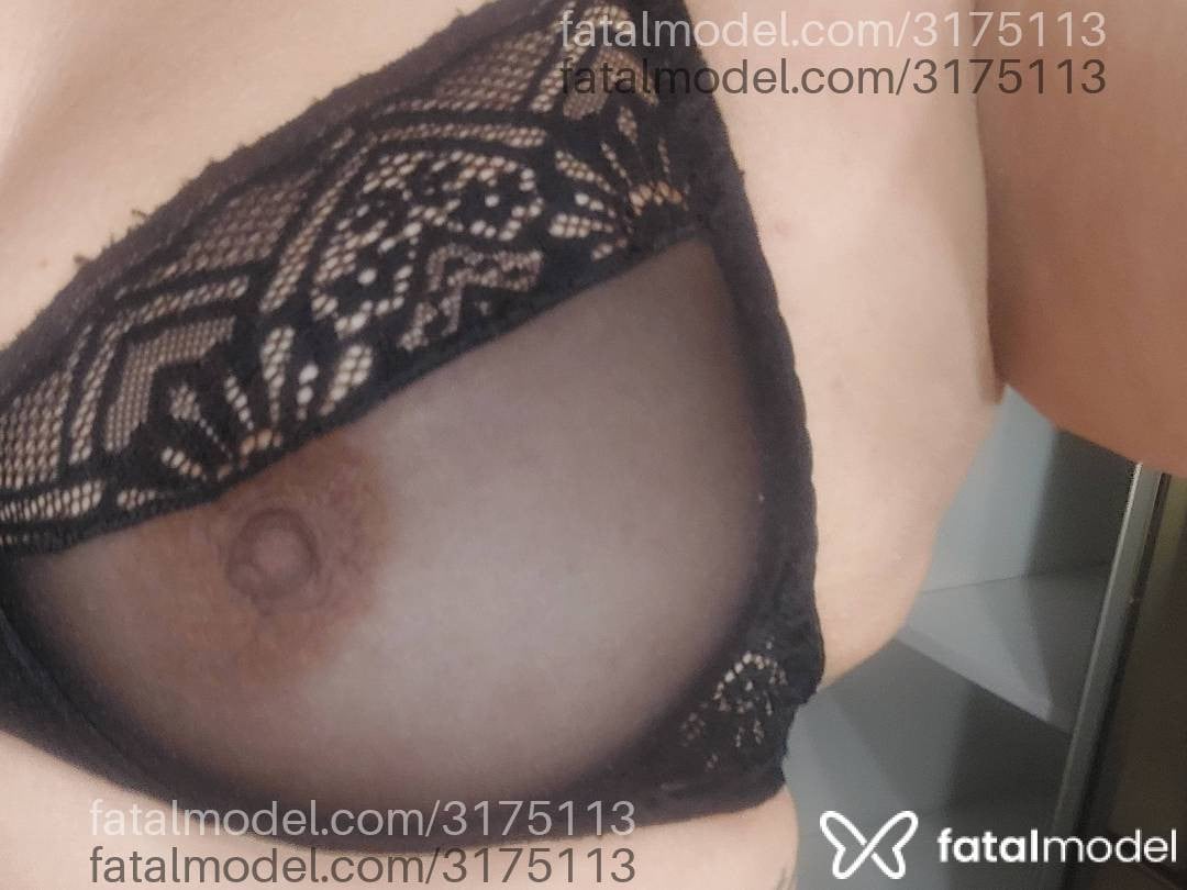 Acompanhante mulher loira (o) de olhos mel - Lua Schimtz