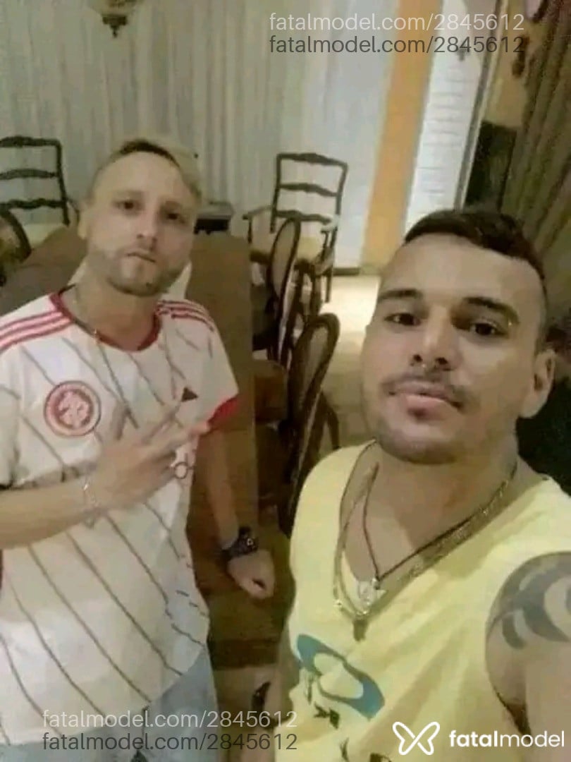 Acompanhante homem morena (o) de olhos castanhos - Acompanhante