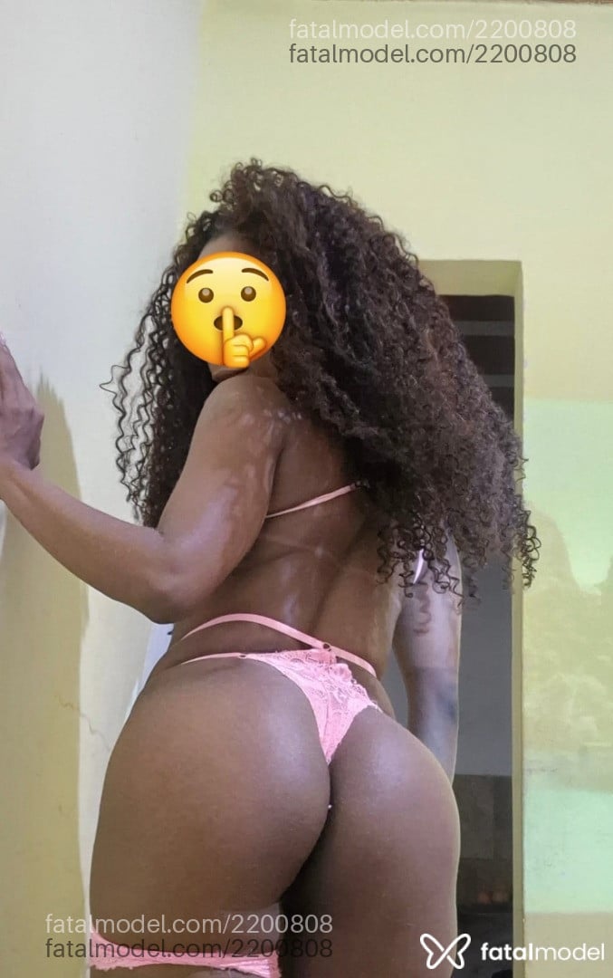 Acompanhante mulher morena (o) de olhos castanhos - Sarah Acompanhante mulher morena (o) de olhos castanhos - Sarah