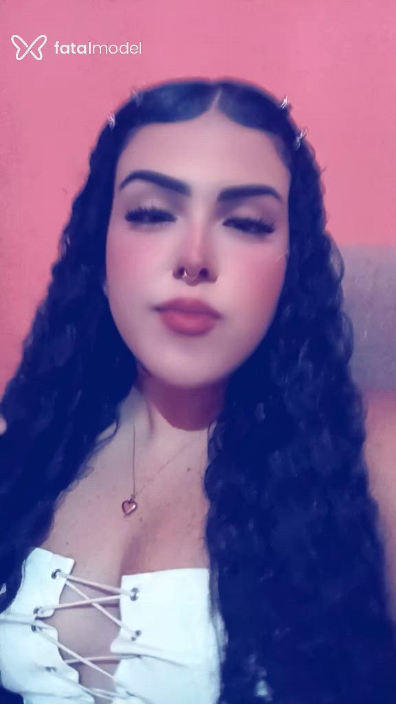 Acompanhante mulher morena (o) de olhos mel - Victoria Seixas