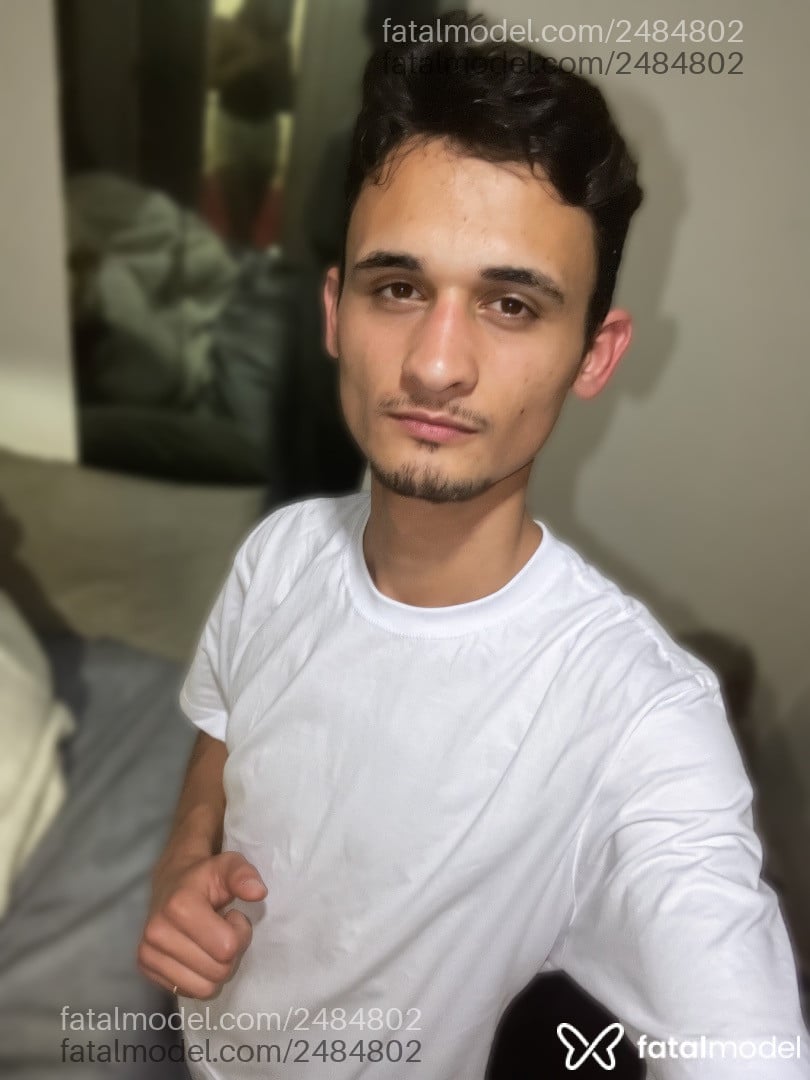 Acompanhante homem com cabelo castanho de olhos castanhos - Magrao