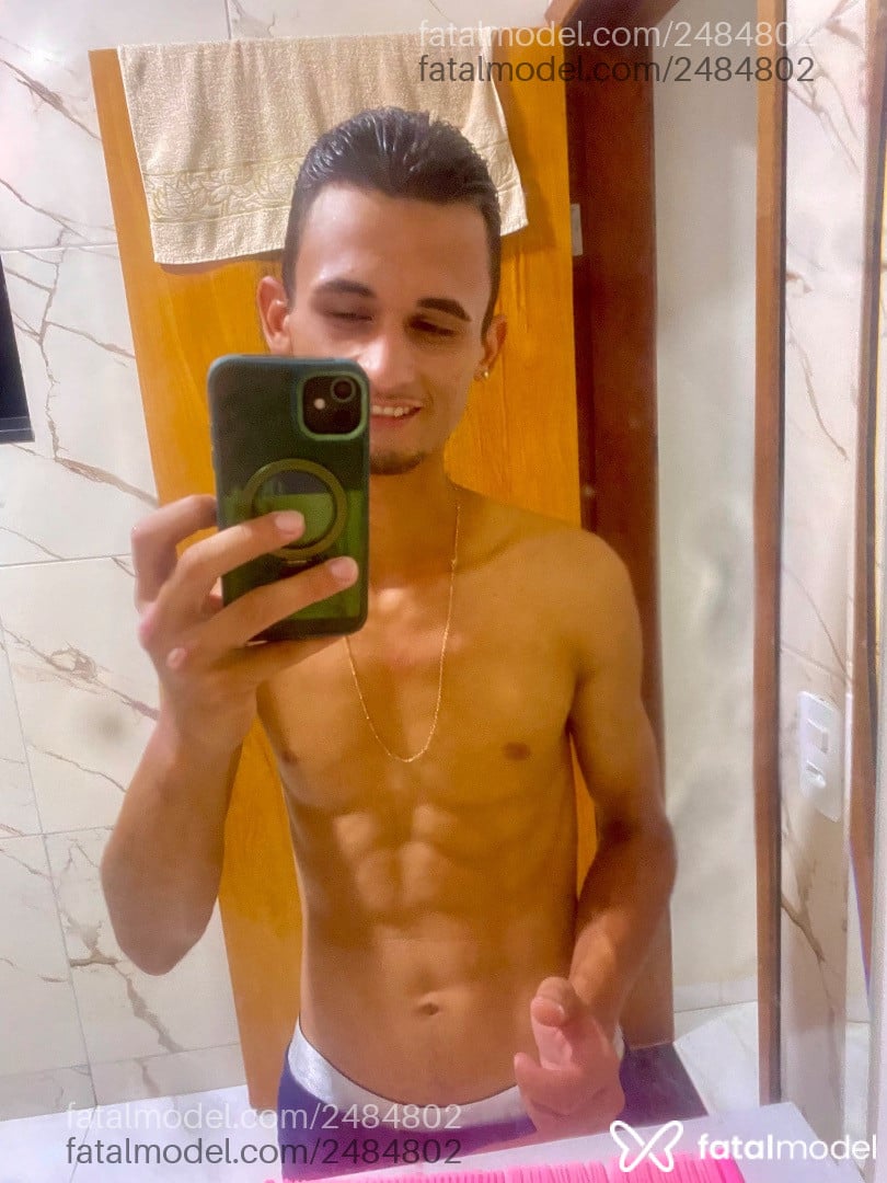 Acompanhante homem com cabelo castanho de olhos castanhos - Magrao