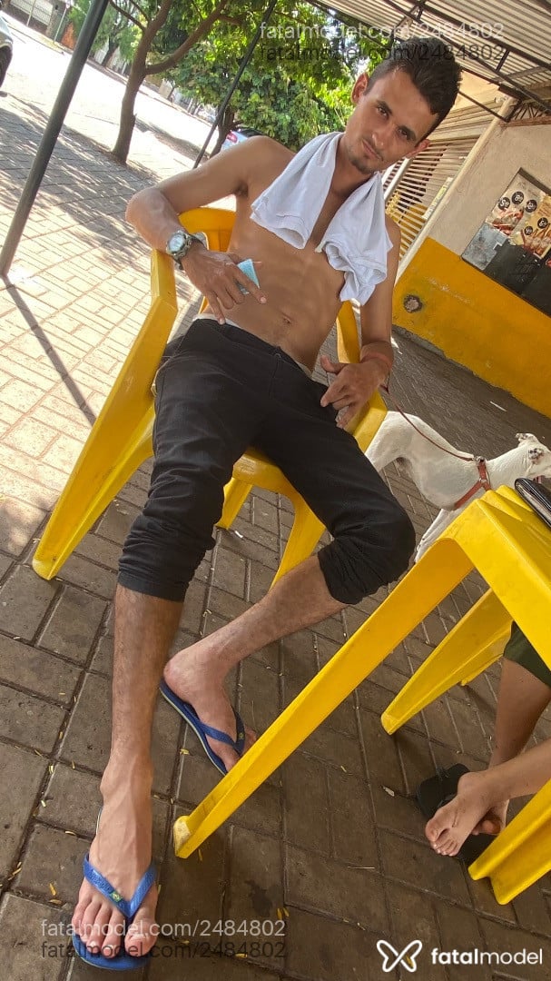 Acompanhante homem com cabelo castanho de olhos castanhos - Magrao