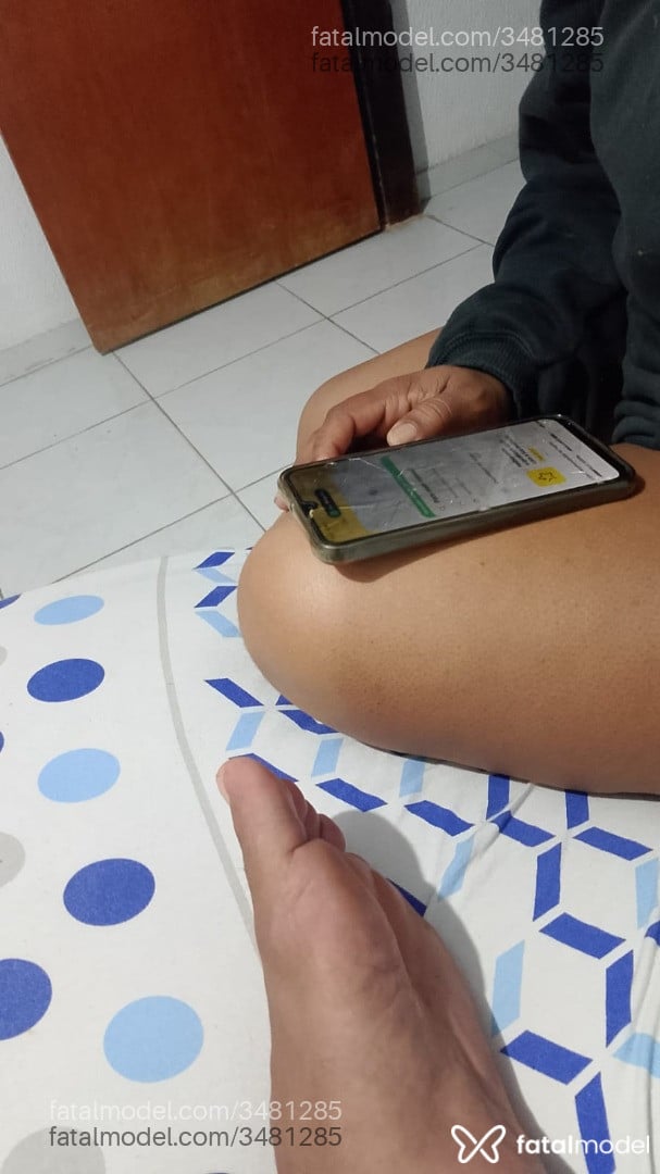 Acompanhante homem com cabelo castanho de olhos pretos - Guilherme