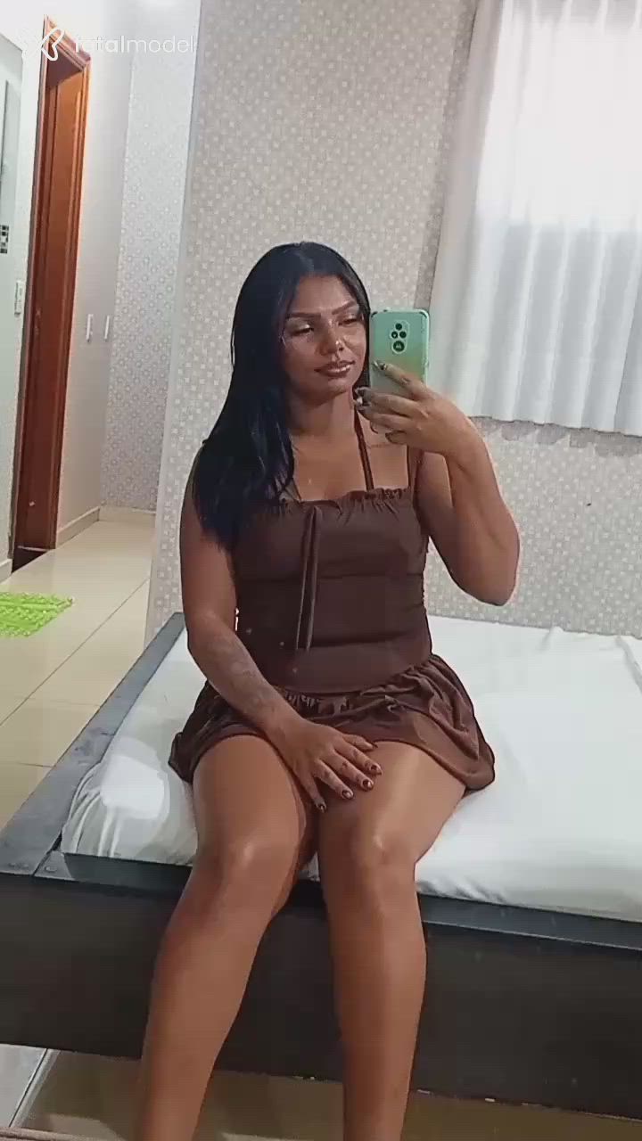 Acompanhante mulher morena (o) de olhos castanhos - Caiçara Acompanhante mulher morena (o) de olhos castanhos - Caiçara