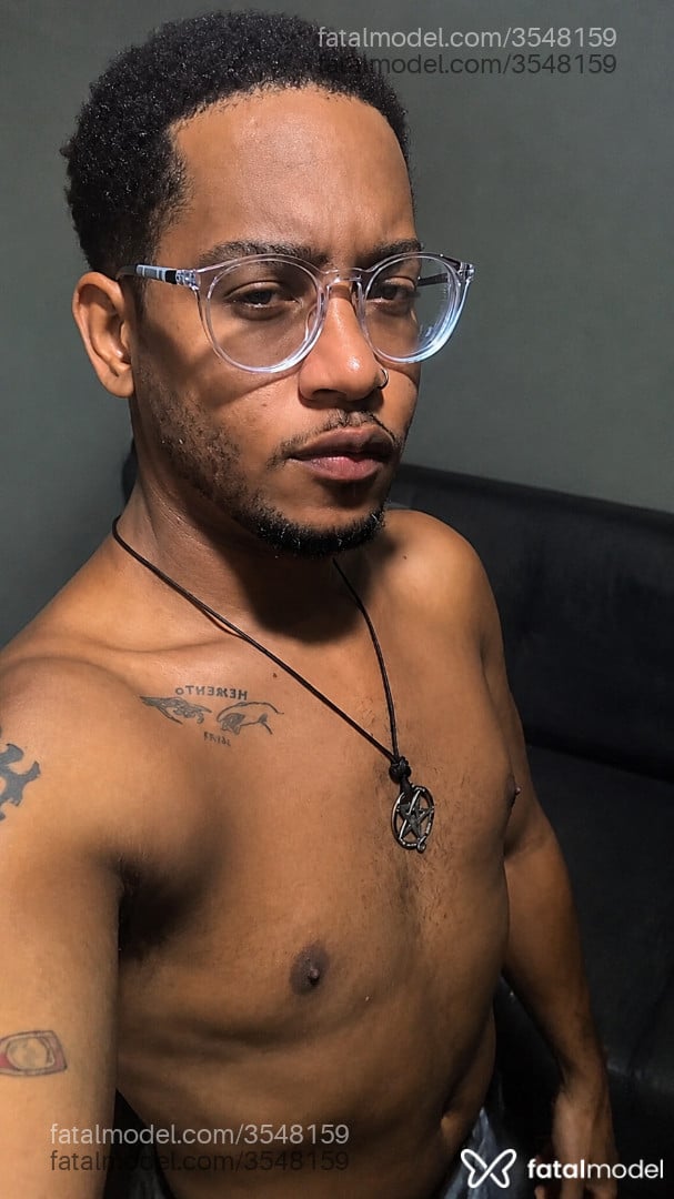 Acompanhante homem morena (o) de olhos castanhos - Lobinho