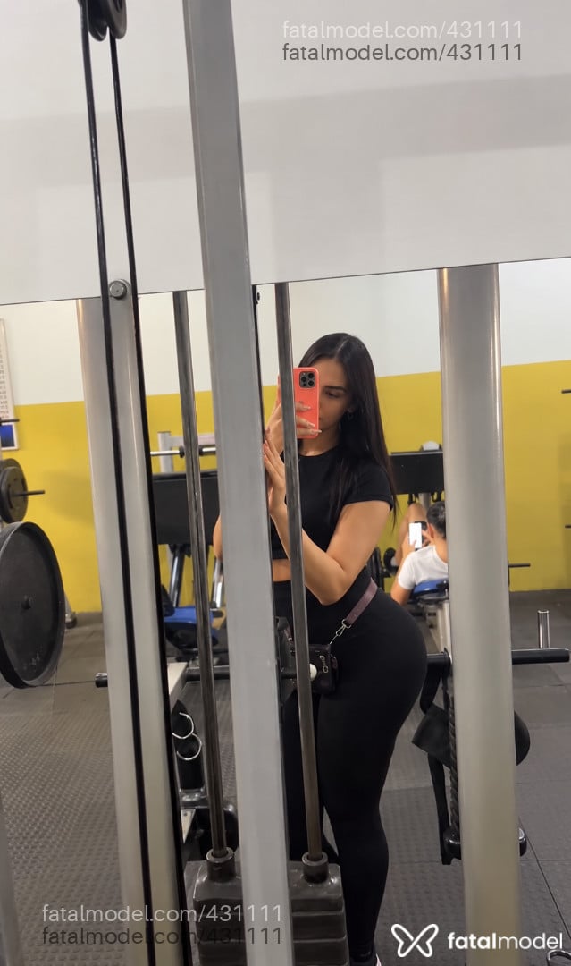 Acompanhante mulher trans morena (o) de olhos castanhos - Letícia Freitas