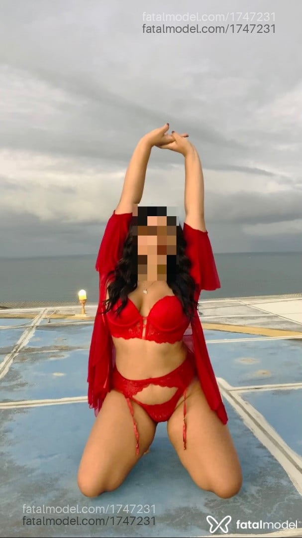 Acompanhante mulher morena (o) de olhos castanhos - Maya Dantas