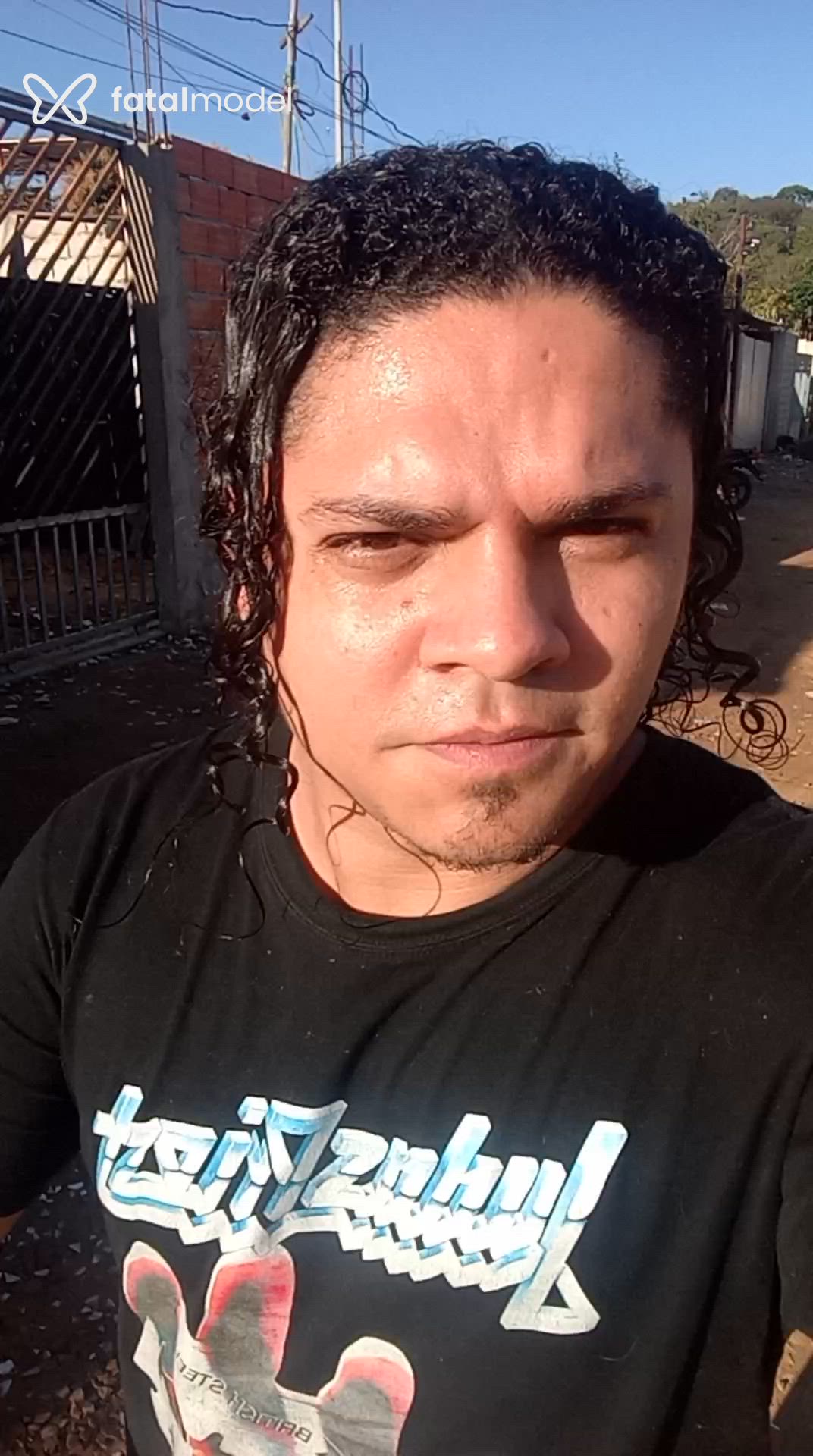 Acompanhante homem com cabelo castanho de olhos castanhos - Johnny Lokkyy